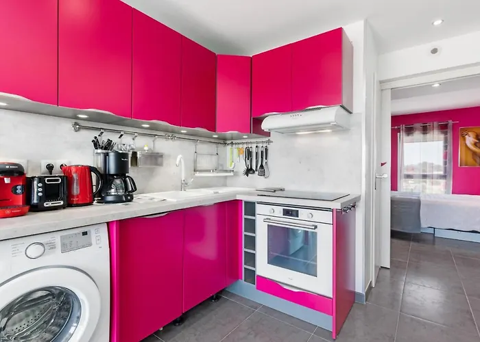 Emplacement N°1 Port Nature 4, Coursive Vue Mer, 2eme Etage, Village Naturiste *